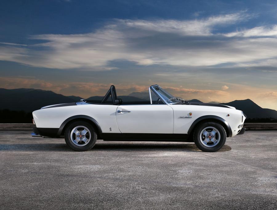  Fiat Abarth 124 Spider 1972 года  (фото 2 из 3)